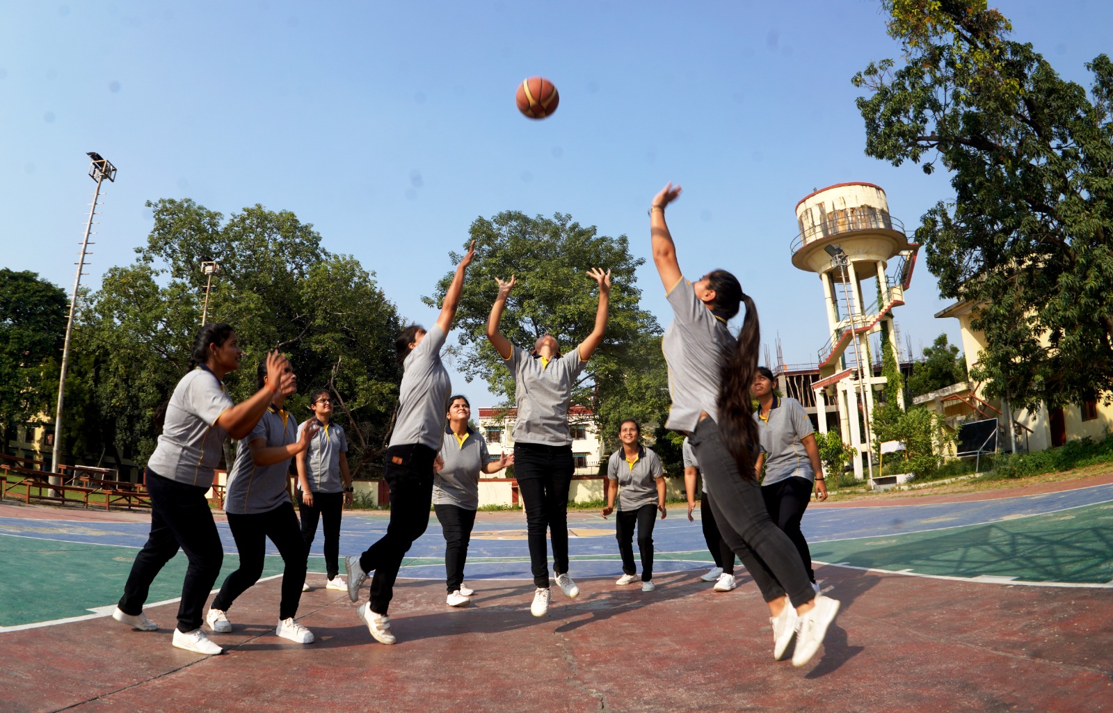 Sunbeam College for Women Varanasi College Images photo 4